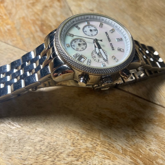 Michael Kors Watch - Picture 3 of 3